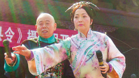 潘長(zhǎng)江苑瓊丹上演歡喜冤家 “石榴姐”秒變孩子王