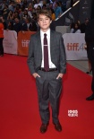开幕片《爆破》首映 吉伦哈尔、娜奥米亮相红毯