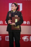 王晓棠、张良获终身成就奖 亮相后台喜不自禁