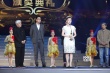 《十二公民》獲最佳改編劇本獎 主創(chuàng)激動領(lǐng)獎