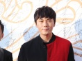 《推拿》梅婷提名女配 秦昊撞色西装独走红毯