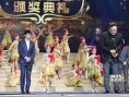《西藏天空》獲最佳音樂獎 創(chuàng)作者郝維亞領(lǐng)獎