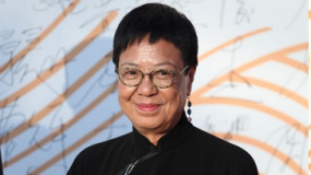 《黃金時(shí)代》劇組踏上紅毯 湯唯缺席許鞍華亮相