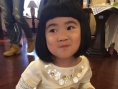曹格带家人度假庆生 “姐姐”剪短发变小丸子