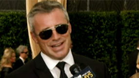 马特·勒布朗亮相红毯 对比《老友记》调侃好莱坞