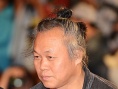 导演金基德“道士”造型依旧 我行我素不修边幅