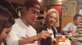 2PM与少女时代日本居酒屋约会 网友羡慕真友谊