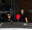 黄晓明baby酒店见双亲 身穿黑衣低头禁止拍照