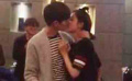 古力娜扎為張翰過31歲生日 當眾擁吻笑容甜蜜