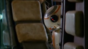 《星球大战7》新预告之预告 呆萌机器人BB-8亮相
