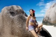 江一燕时尚大片特辑 海滩展现轻熟女浪漫风情