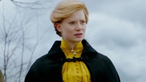 《猩紅山峰》服裝特輯 米婭乖巧華麗查斯坦高冷