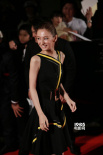 北川景子現(xiàn)東京電影節(jié)開(kāi)幕紅毯 氣質(zhì)優(yōu)雅秀美腿