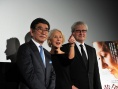 《金衣女人》首映 海倫·米倫遭觀眾圍攻討簽名