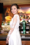 成龍舊愛吳綺莉穿性感婚紗 坦言對(duì)婚姻充滿憧憬