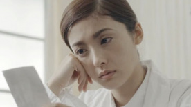《女医师》正式预告片 女医师遵循父愿返乡做医师