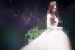 柳巖穿巨型婚紗驚艷走秀 小露酥胸女人味十足