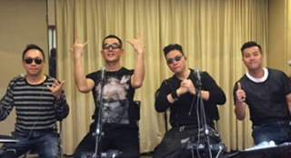 港臺巨星首度合體演唱會 任賢齊搶拍蘇永康超尷尬