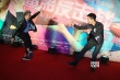 《前任2》紅毯眾星云集 鄧超、鄭愷現(xiàn)場(chǎng)撕名牌