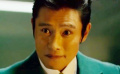 《局內(nèi)人們》中文人物版預(yù)告 李秉憲曹承佑飆演技 《局內(nèi)人們》中文人物版預(yù)告 李秉憲曹承佑飆演技