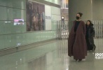 王菲凌晨戴口罩现身机场 穿长袍展“仙风道骨”