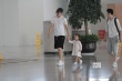 賈乃亮一家甜蜜現(xiàn)身 李小璐跪地為甜馨扎小辮