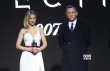 《007：幽灵党》首映 克雷格合影粉丝燃爆全场
