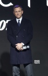 《007：幽靈黨》首映 克雷格合影粉絲燃爆全場(chǎng)