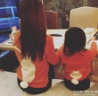 李小璐晒与甜馨白兔母女装 合影TFBOYS直呼太帅