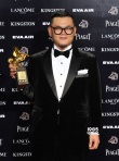 白只斬獲最佳男配角 后臺親吻金馬獎(jiǎng)表情呆萌