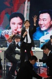 林志玲短發(fā)反串表演 演繹《華麗上班族》主題曲