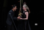 《智取威虎山3D》夺得最佳视效奖杯 任达华颁奖