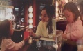 李小璐带甜馨吃西餐 母女变闺蜜享受美好时刻