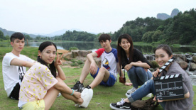 《一刻十年》聚焦艺考青春 于朦胧青涩旧照曝光