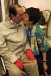 賭王何鴻燊94歲生日:二太捐200萬(wàn)祝壽 四太獻(xiàn)吻