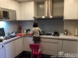 萌娃夏天動手做早餐 炒蛋姿勢專業(yè)被封小廚娘