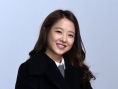 《假装热情》韩国热映 朴宝英可爱亮相舞台问候