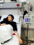 太敬業(yè)！李冰冰躺病床讀劇本 全英文筆記獲贊