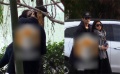 陈晓携陈妍希返乡认亲祭祖 公园中忘情热吻