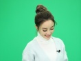 “时尚辣妈”李小璐短裙秀美腿 笑容迷人亲和力足