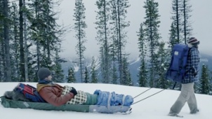 《困在雪山》正式预告片 难兄难弟困境中修复亲情