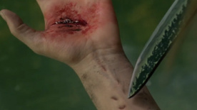《自杀森林》精彩片段 多默尔幻觉手心遭到腐蚀
