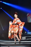 《信长协奏曲》试映会 小栗旬走T台柴崎幸华美