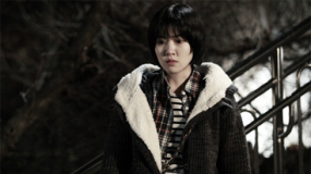 《等著你》中文預(yù)告片 復(fù)仇少女追蹤連環(huán)殺人犯