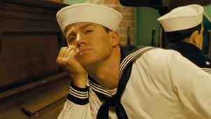 《凯撒万岁》精彩片段 塔图姆化身水手一展歌喉