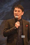 《众神的山岭》试映 冈田准一阿部宽忆珠峰拍摄
