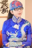 楊麗萍日本秀民族風 藝術長衫繡白龍仙氣十足