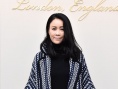 那英亮相時裝周披風(fēng)霸氣 韓孝珠著風(fēng)衣露美腿