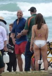 《海滩救护队》片场 巨石强森与比基尼美女搭戏