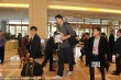 全國(guó)政協(xié)委員姚明、劉翔報(bào)到 大批記者追隨采訪